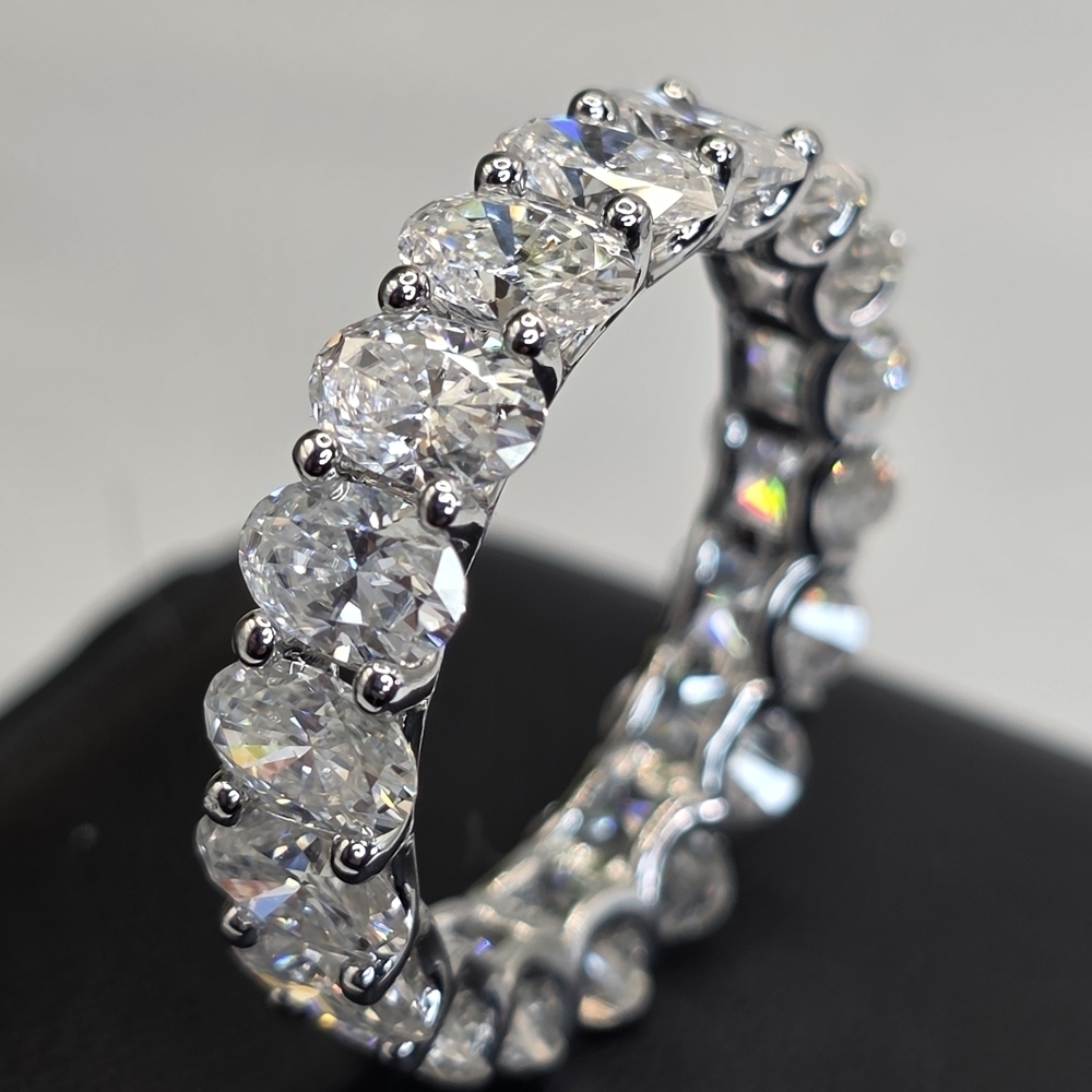 💎 12.5 Carat Moissanite– Elegant Silver Eternity Ring - Picture 3 of 6